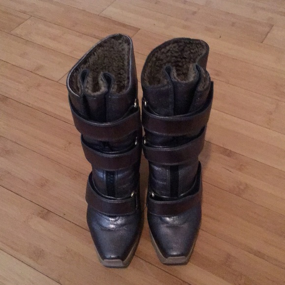 Louis Vuitton Pewter metallic booties - Picture 3 of 5